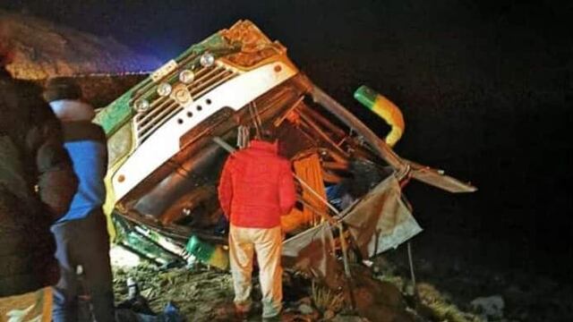 Bus se despista en la provincia arequipeña de Caylloma y nueve de sus pasajeros mueren