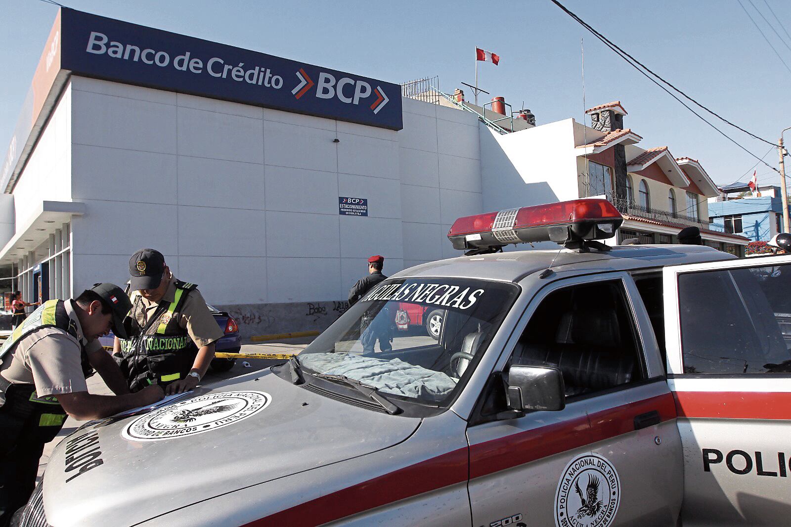 Policías resguardaran entidades bancarías (Foto: GEC)