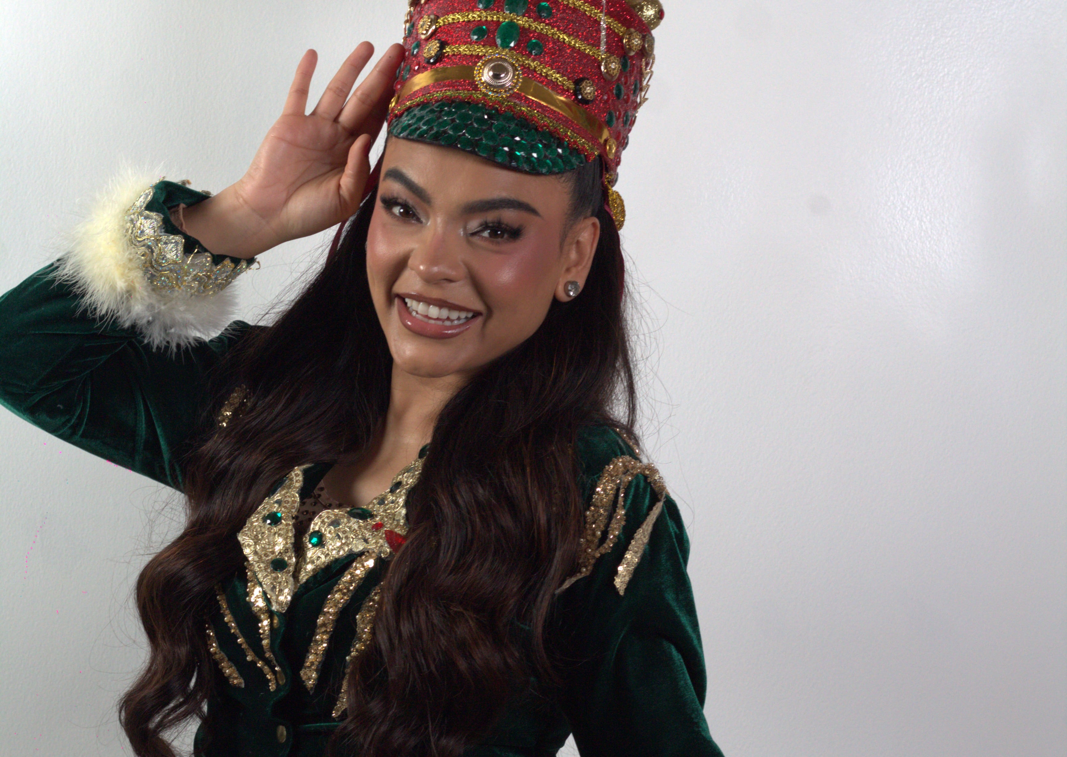 "Hace mucho tiempo deseaba hacer un disco navideño y desde hace unos meses comencé a planificar todo y ya acaba de salir el álbum 'Ya es Navidad' en todas las plataformas digitales", dice Cielo Torres.