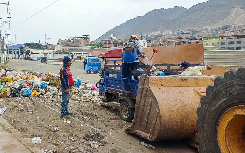 Campaña se realizó con el objetivo de evitar la proliferación de focos infecciosos, especialmente ante la presencia de lluvias que podrían agravar la situación sanitaria.