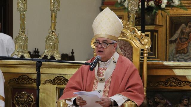 Arzobispo pide policías honestos durante homenaje a Santa Rosa de Lima