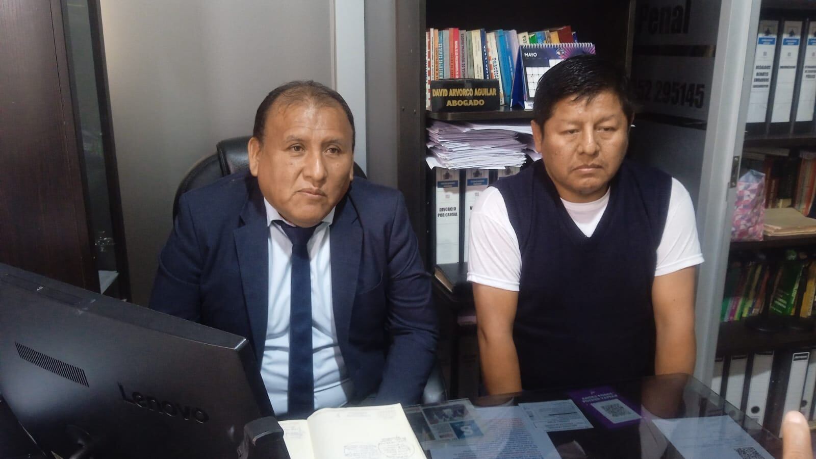 El taxista Edgar Chipana Chipana (44) se reunió con su abogado David Advorco Aguilar. (Foto: Difusión)