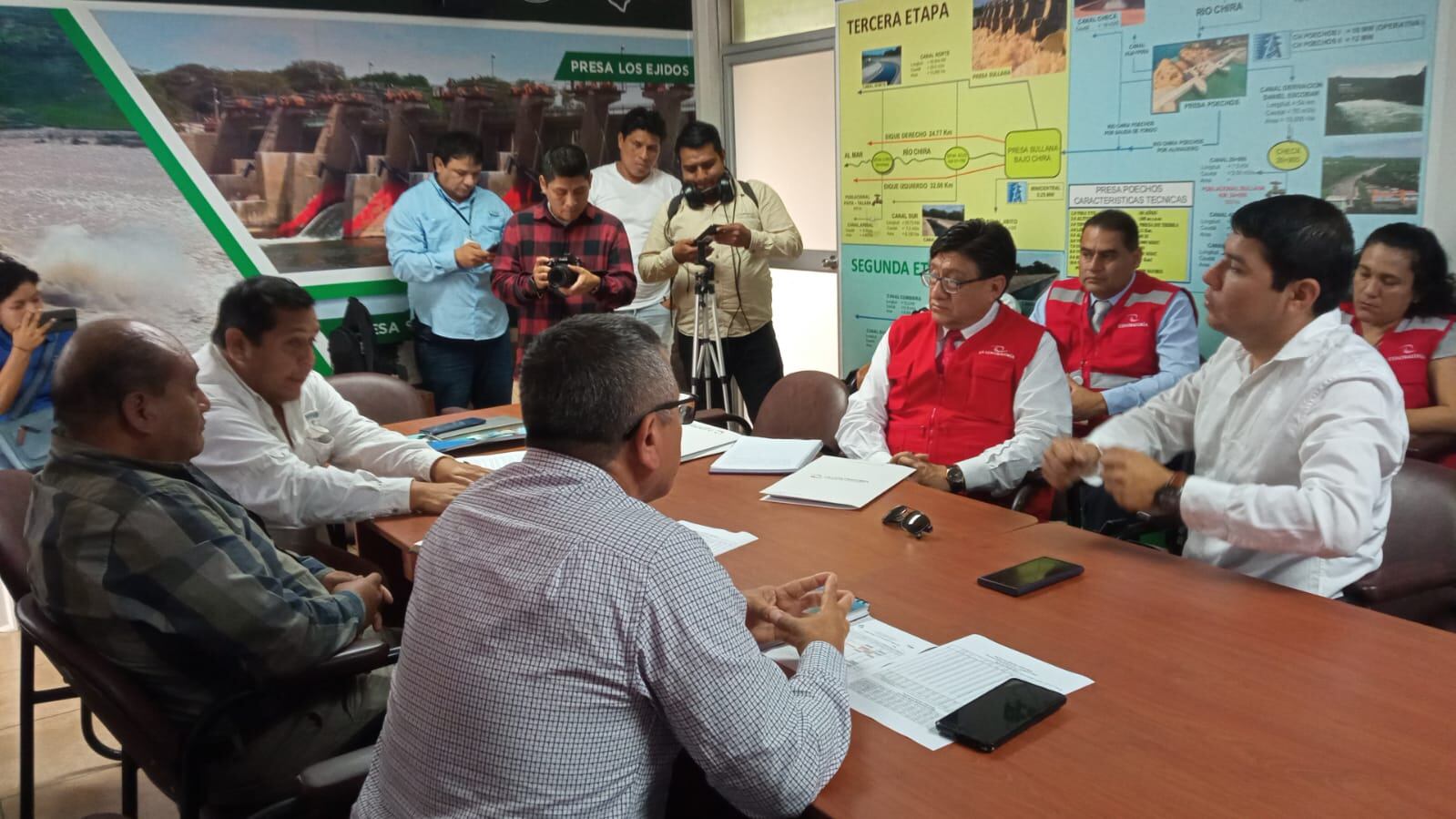 Los agricultores denunciaron que el volumen de agua que había en la presa de Poechos no era real, puesto que de los 95.7 millones de metros cúbicos de agua que informaba la institución solo había 14 mm3.