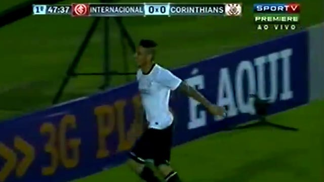 Guerrero anotó en derrota de Corinthians y salió lesionado del campo 