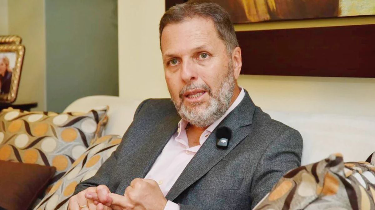 Jorge Petrozzi, abogado de la familia del estudiante agraviado, sostuvo que los adultos que viajaban en el bus tenían el deber de impedir los hechos. La eventual responsabilidad penal deberá ser determinada por la Fiscalía y el Poder Judicial.