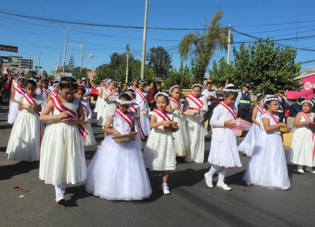 Paseo de la bandera en el 146° Aniversario de la Batalla de Arica y renovación del juramento de fidelidad a la bandera. (Foto: Álvaro Figueroa/@photo.gec)