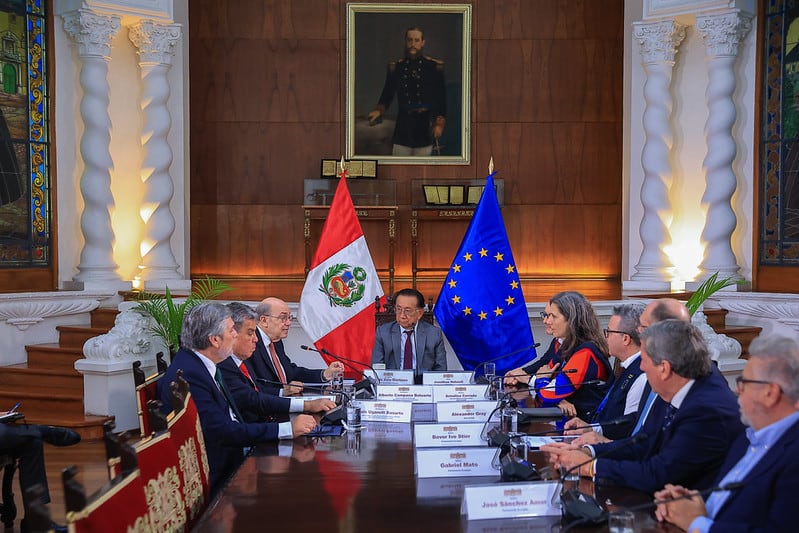 Presidente destaca despliegue de fuerzas del orden y recibe a misión de la Unión Europea que supervisará los comicios. FOTO: PRESIDENCIA