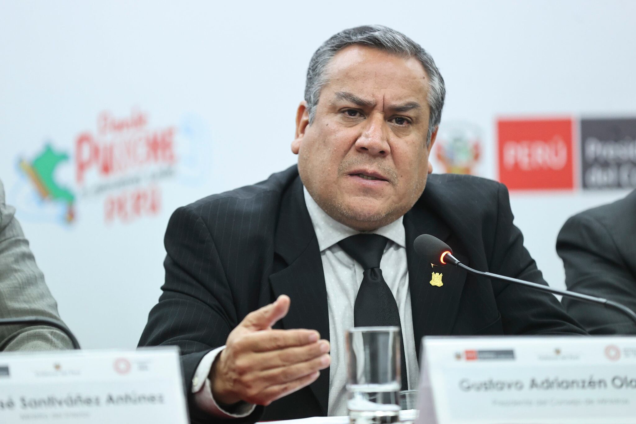 Gustavo Adrianzén anuncia estado de emergencia de distritos tras deflagración de grifo. Foto: PCM