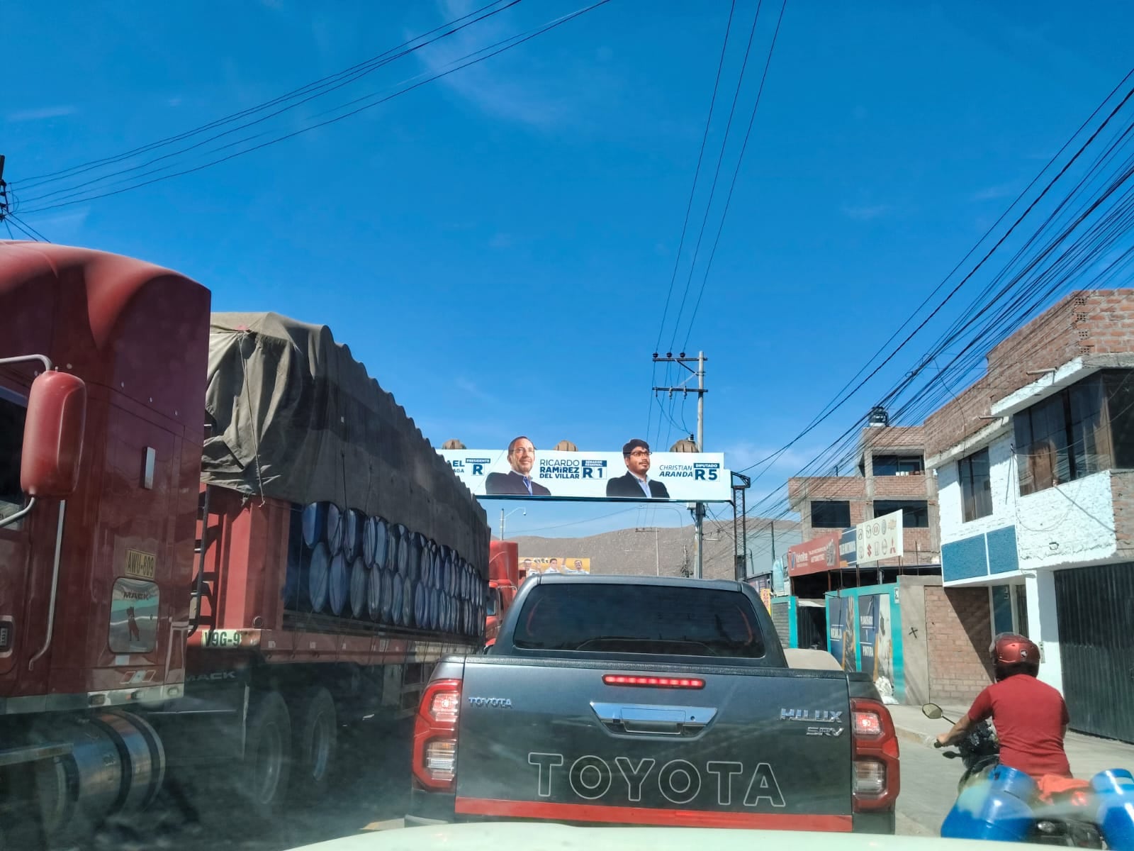 Triplican las horas para llegar a sus destinos por cierre de la Variante de Uchumayo para salir e ingresar a Arequipa: Foto GEC