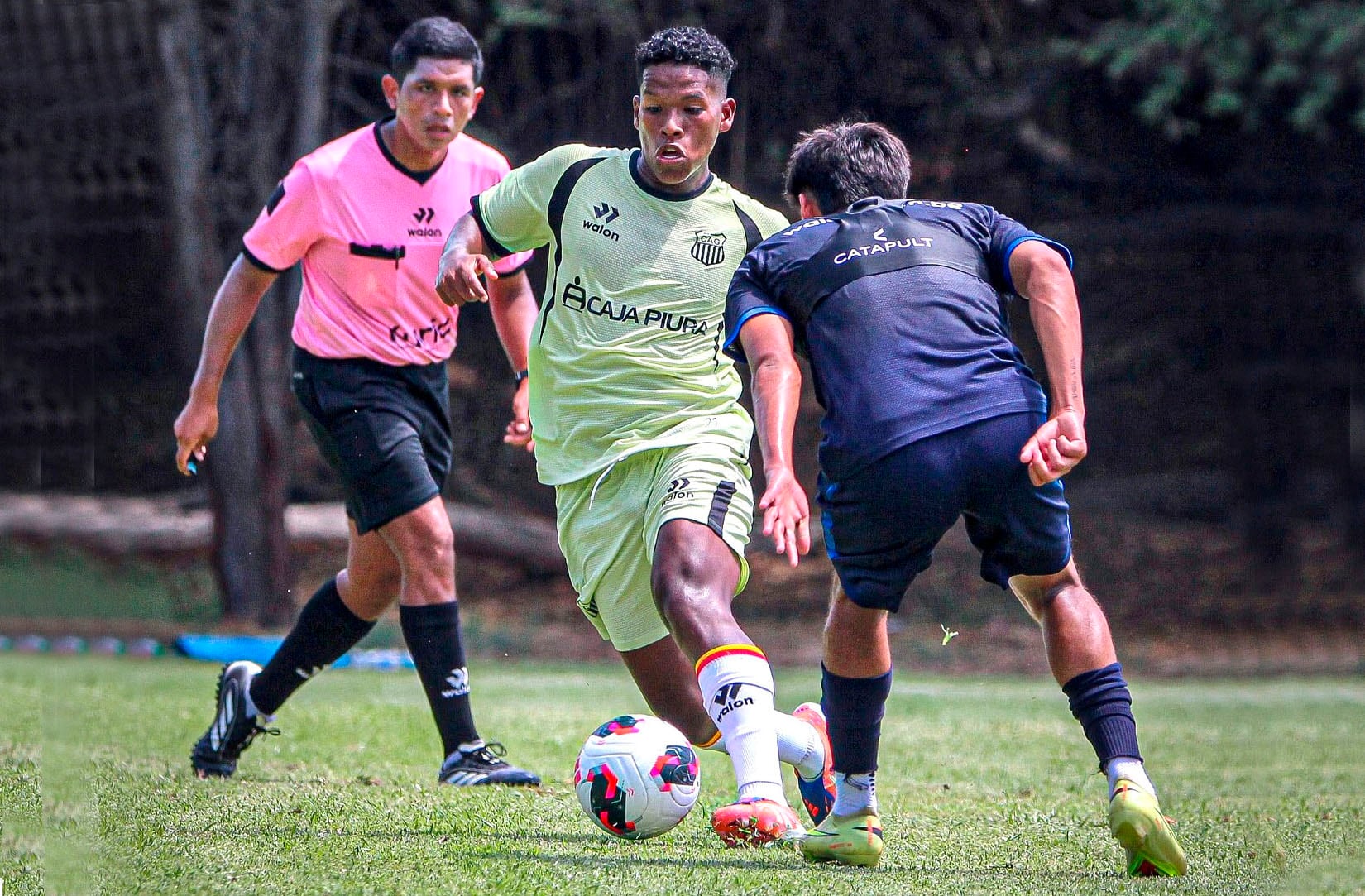 Los Albos y Alianza Atlético preparan sus artillerías para enfrentar a su rivales en el debut.