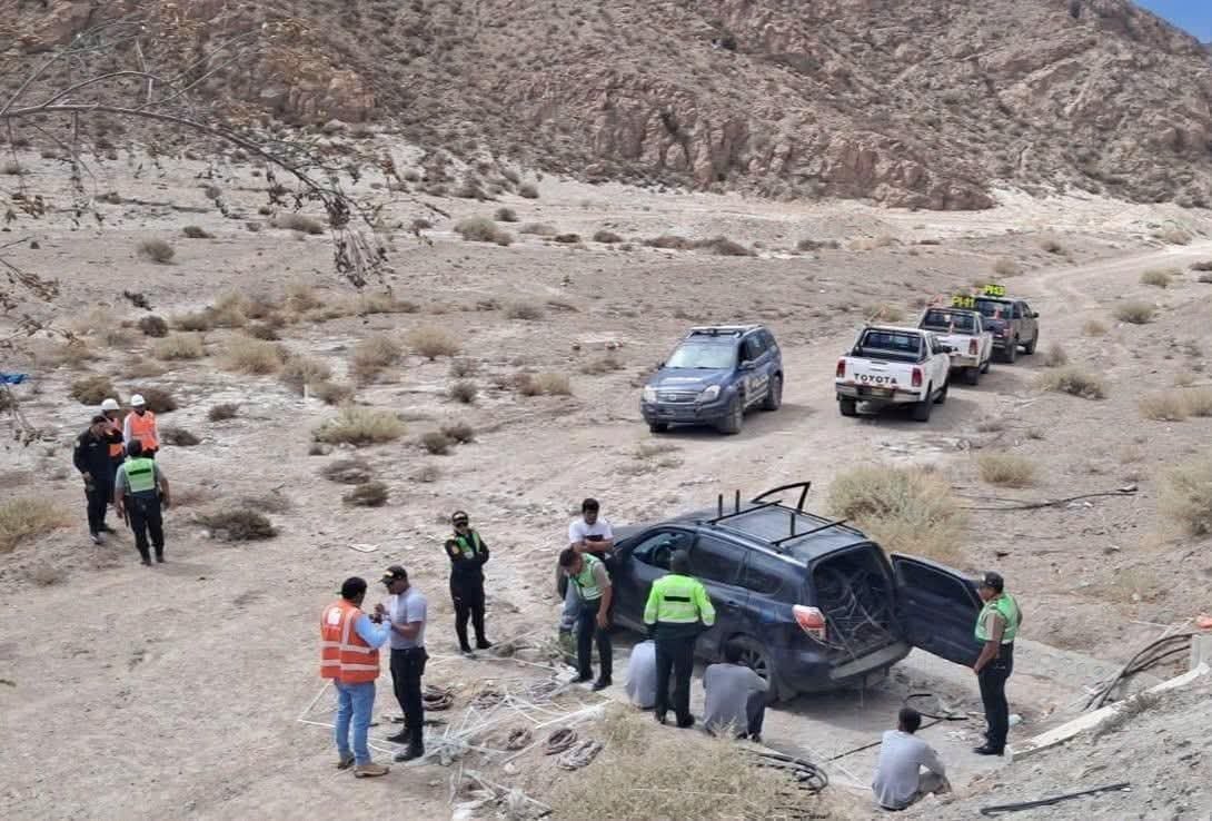 Cuatro detenidos con cables de cobre en Arequipa. Foto: PNP.