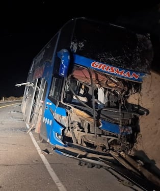 Vehículos de empresas de transporte chocaron en la carretera Binacional en Moquegua