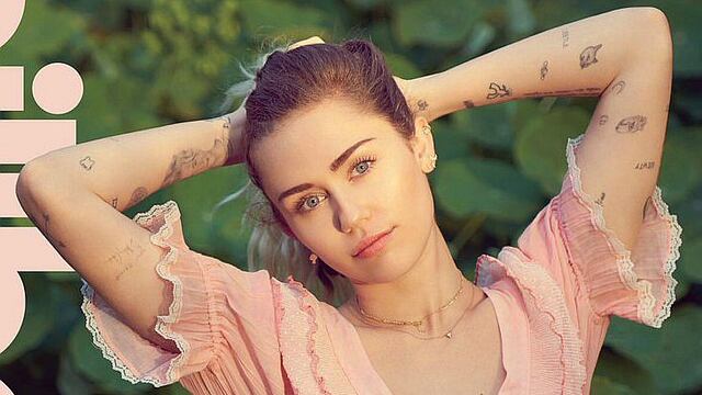 Miley Cyrus reaparece y confiesa que dejó la marihuana (VIDEO)