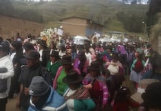 Sentida despedida a familia de seis integrantes que perdió la vida en una volcadura en Huánuco