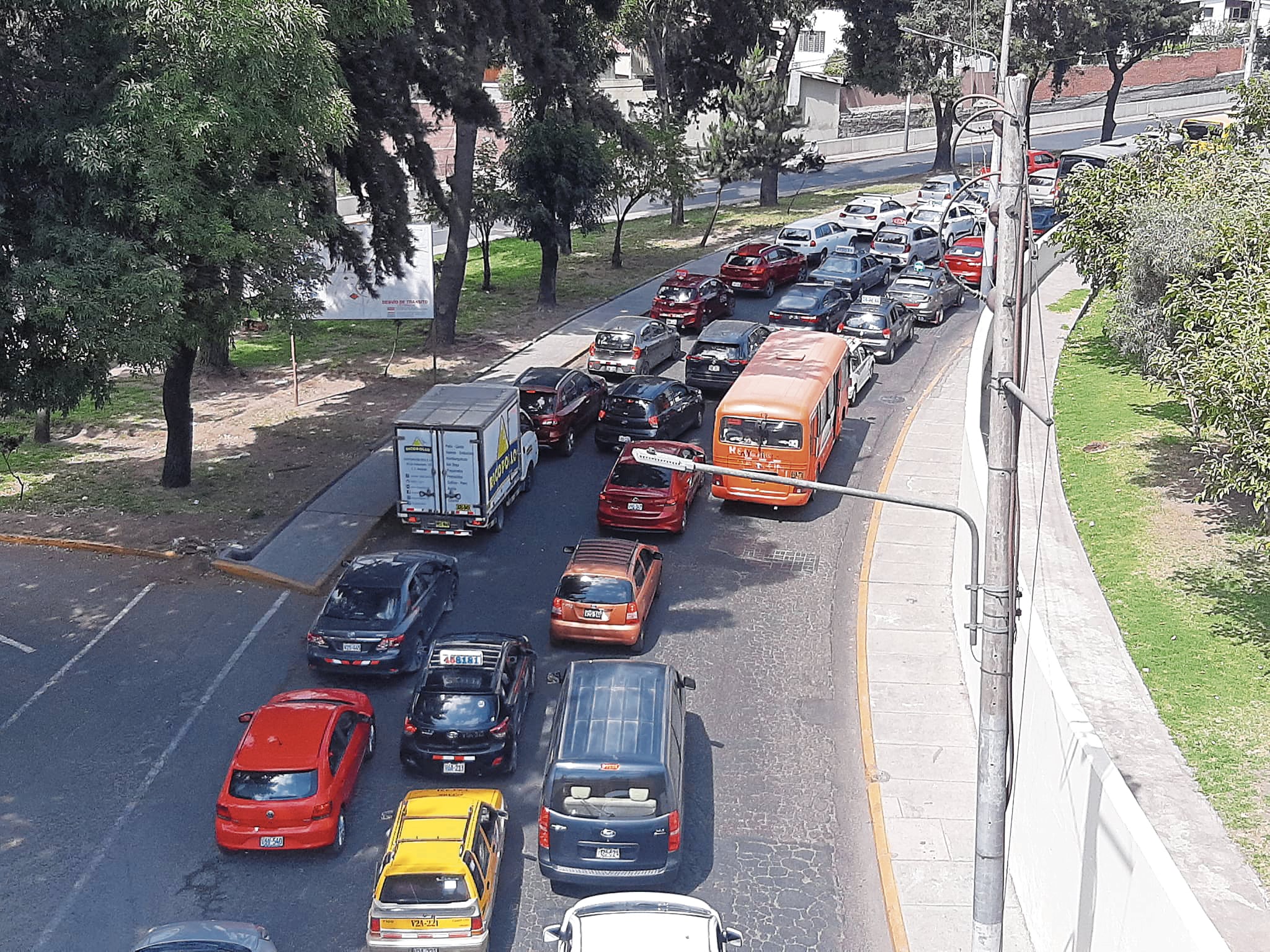 El crecimiento del parque automotor es uno de los efectos del aumento de habitantes. Foto: GEC.