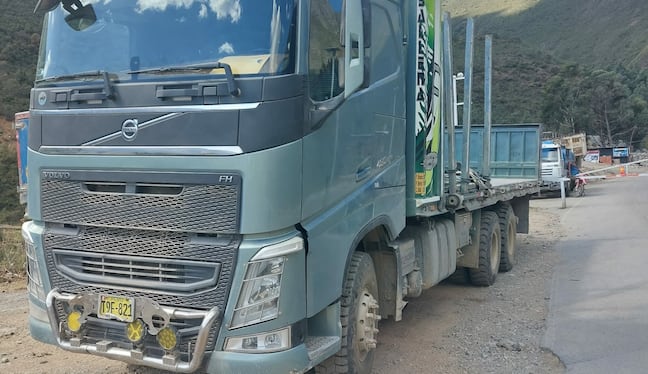 Según el agraviado, el atraco ocurrió en circunstancias que se desplazaba por la avenida Industrial, cerca al restaurante Don Isaac. Los maleantes le cerraron el paso y tras amenazarlo con armas de fuego lo despojaron de la unidad móvil.