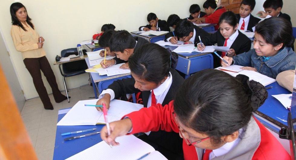 Docentes de colegios públicos tendrán un día libre. (Foto: GEC)