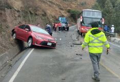 La Libertad: Choque entre automóvil y camioneta deja cinco heridos
