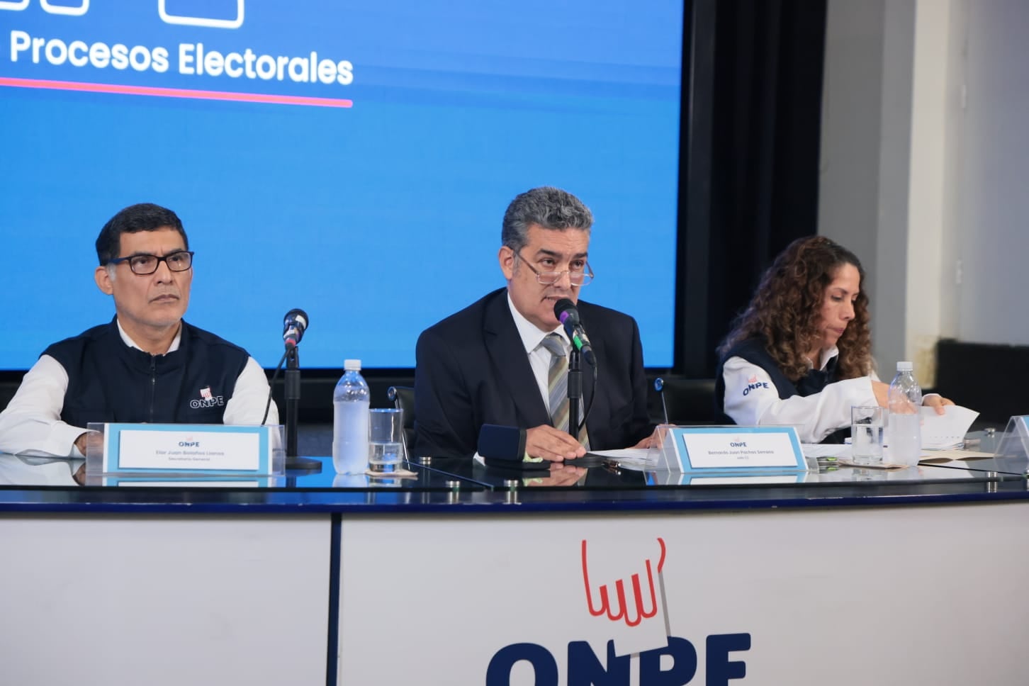 El jefe interino de la ONPE también expresó preocupación por el paro agrario y advirtió posibles impactos en la segunda vuelta electoral del 7 de junio. (Foto: ONPE)