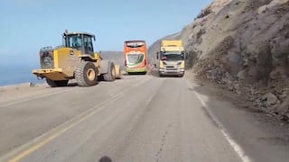 Restablecen tránsito en la Panamericana Sur tras derrumbe que dejó pasajeros heridos