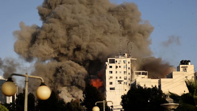 Violencia en Medio Oriente: Israel intensifica bombardeos en Gaza y aumentan disturbios en varias ciudades