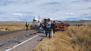 Choque entre dos tráileres en la carretera Juliaca-Arequipa deja varios heridos