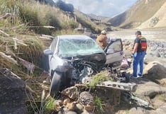 La Oroya: Unidad queda a metros del Mantaro tras choque y volcadura