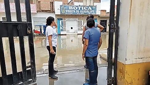 Servicios quedaron inundados o con daños en techos y paredes..