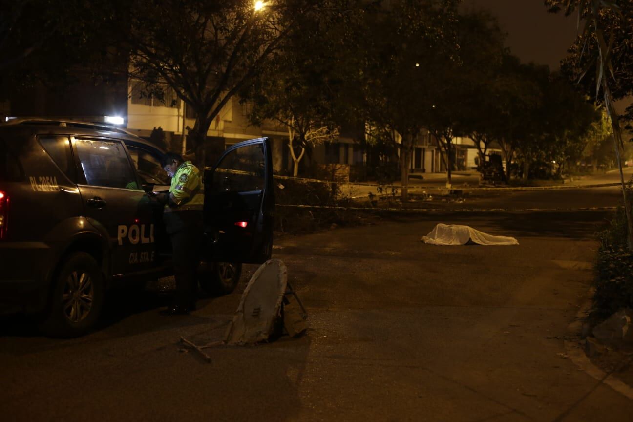 Joven muere tras ser baleado por desconocidos en San Juan de Lurigancho. (Foto: César Bueno @photo.gec)
