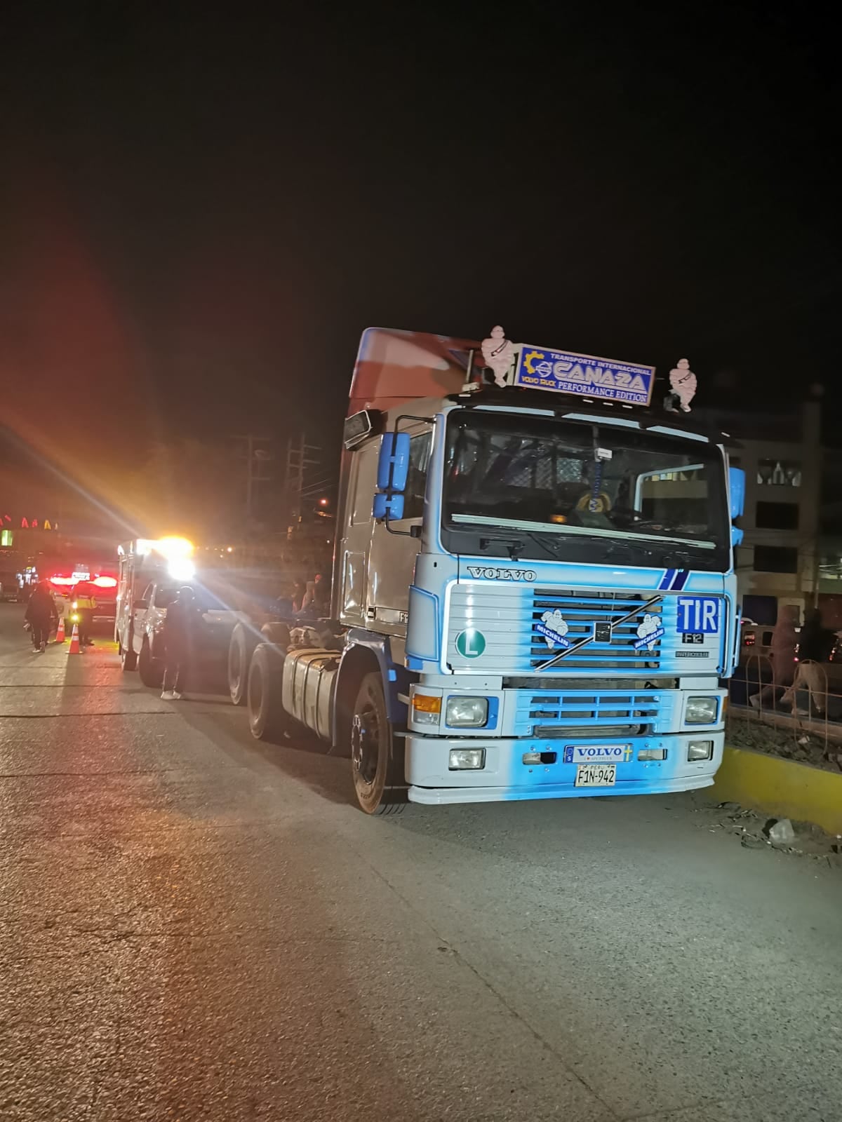 Los policías de la sección de accidentes de tránsito y el fiscal de turno de Juliaca desarrollaron las diligencias de levantamiento del cadáver.