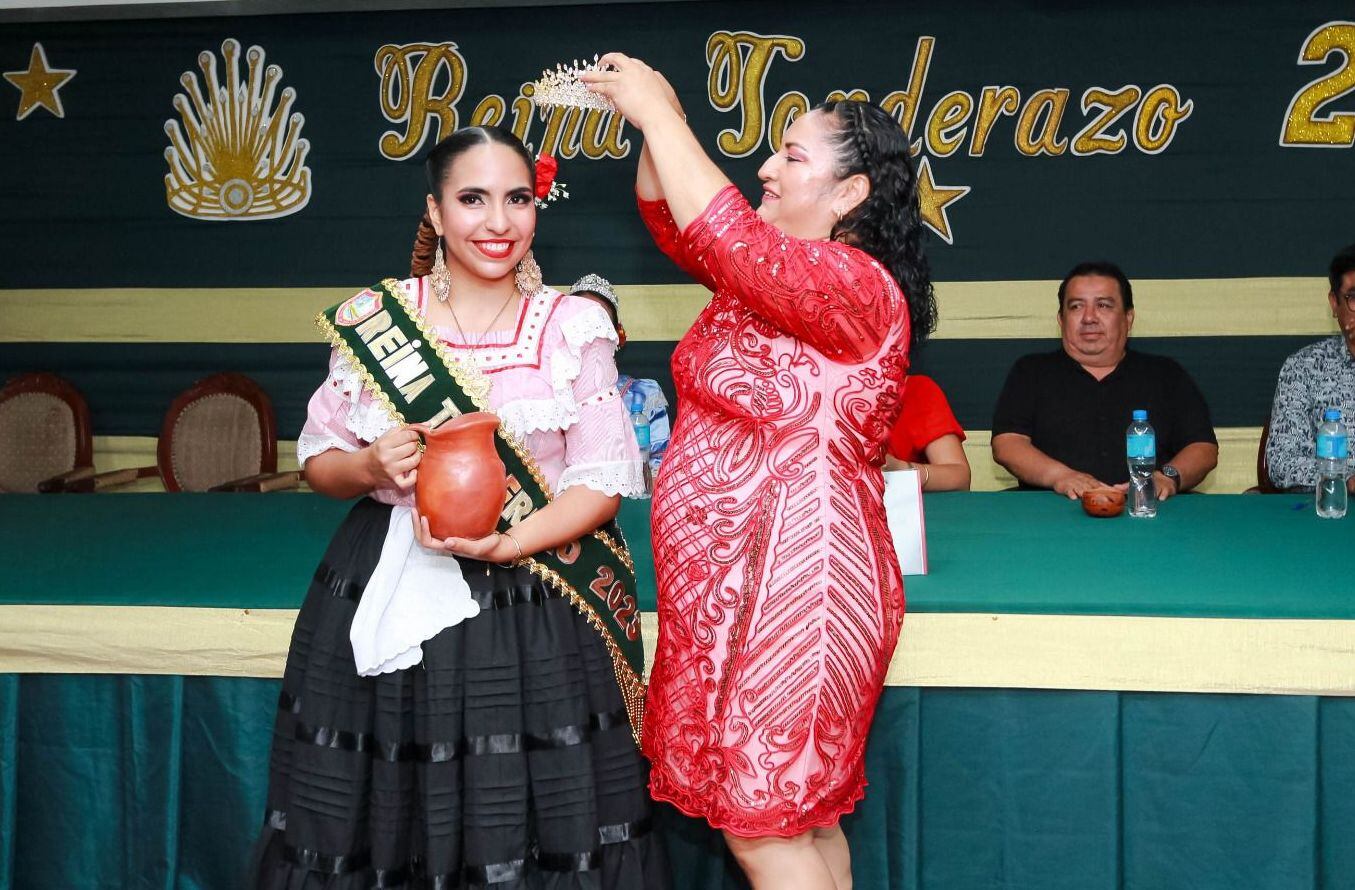 Ella pertenece a la academia de marinera y tondero "Ritmo y Compás Norteño".