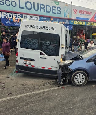 Choque múltiple en la carretera Panamericana Sur, en Cocachacra (Islay). Foto: PNP.