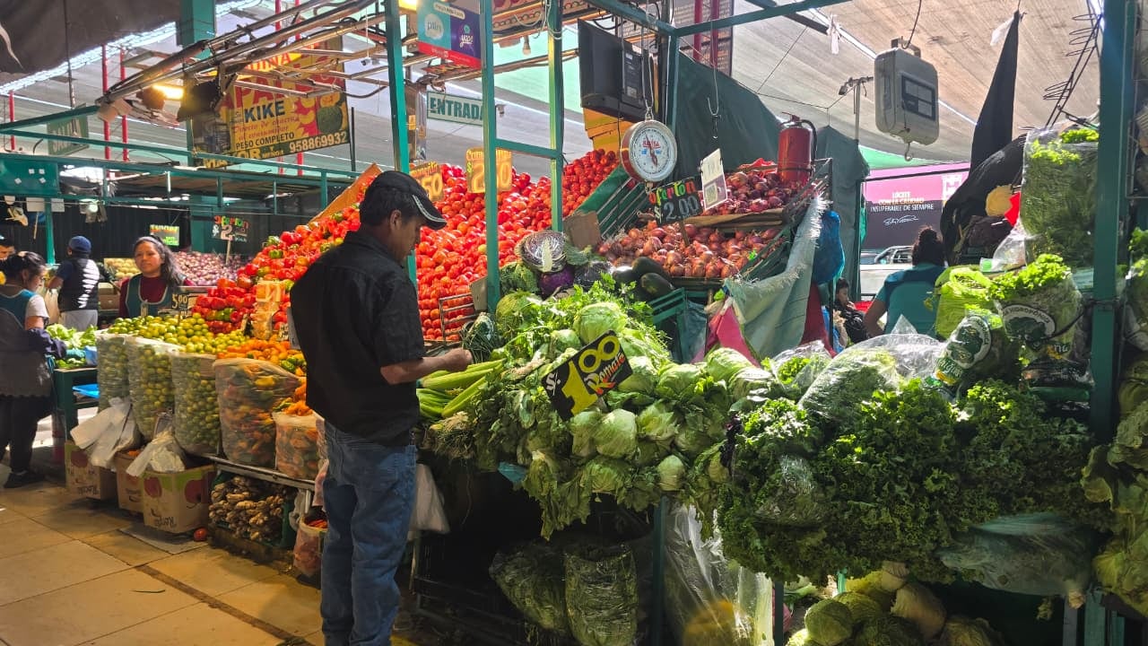 Precio de las verduras en el mercado Nueva Esperanza de Arequipa. (Foto: Yunsu Pariapaza/@photo.gec)