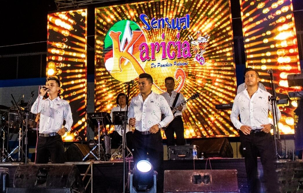 Agrupaciones "Sensual Karicia", "Amor Paisano" y "Alicia Carrasco y sus voces hechiceras" se juntan.