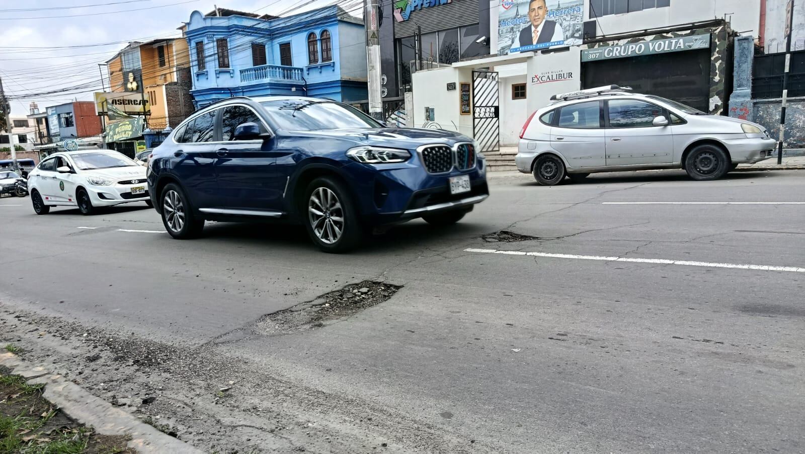 Deterioro de vías en Arequipa. (Foto: Jeamilett Chirinos/@photo.gec)