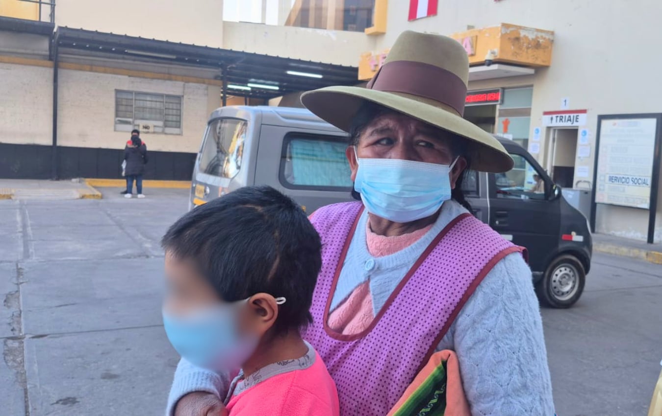 Madre pide ayuda urgente para costear operación de su hija de 10 años en Arequipa. (Foto: Pedro Torres/@photo.gec)