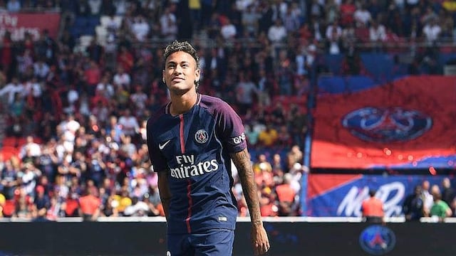Neymar listo para seguir jugando por el PSG en la Ligue 1 de Francia