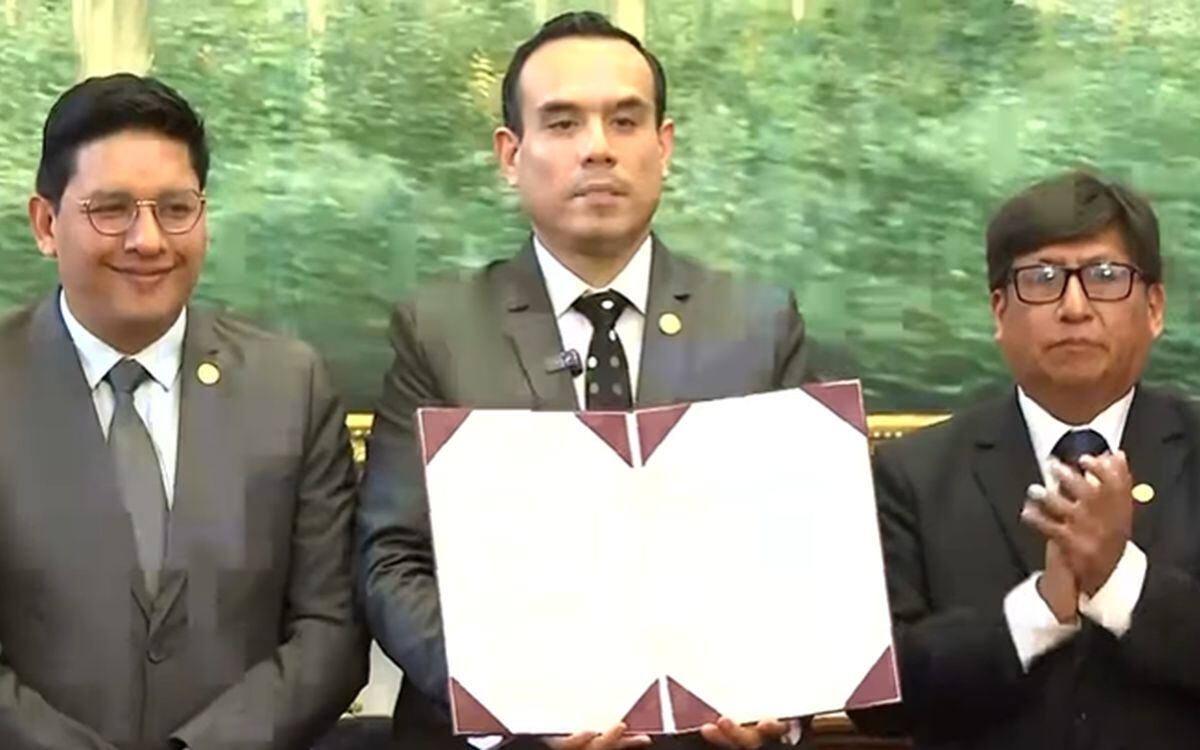 La autógrafa fue firmada por el presidente del Parlamento, José Jerí, y será enviada al Ejecutivo para su publicación en el diario oficial. FOTO: Captura Canal N