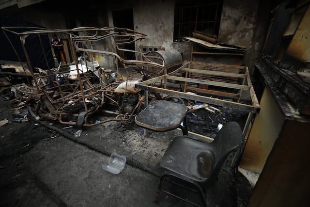 Familiares de víctimas del incendio en La Victoria esperan entrega de restos para velarlos y solicitan apoyo (Fotos: Diana Marcelo/GEC)