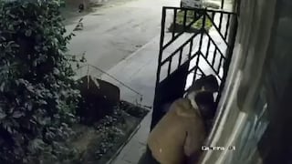 Delincuente asalta a mujer en la puerta de su domicilio en Trujillo (VIDEO)