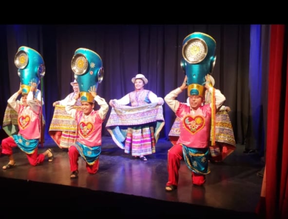Caylloma celebra aniversario con concurso de danzas autóctonas