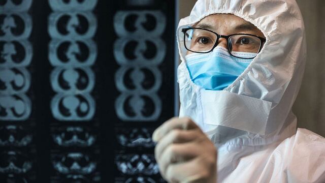 China: coronavirus causa otros 118 muertos y se reportan casi 900 contagios más