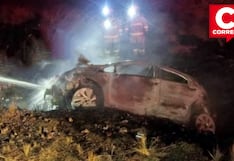 Automóvil se incendia en la carretera Tarma–Jauja y queda reducido a chatarra