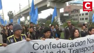 SJL: Mototaxistas marchan a municipalidad por ola de crímenes y extorsiones