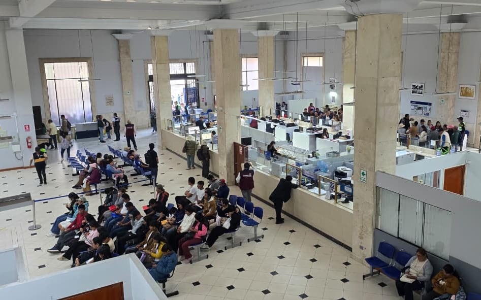 El Reniec en Arequipa amplió su horario de atención en su sede central hasta las 11:59 horas de la noche de hoy (Foto: Omar Cruz/@photo.gec)