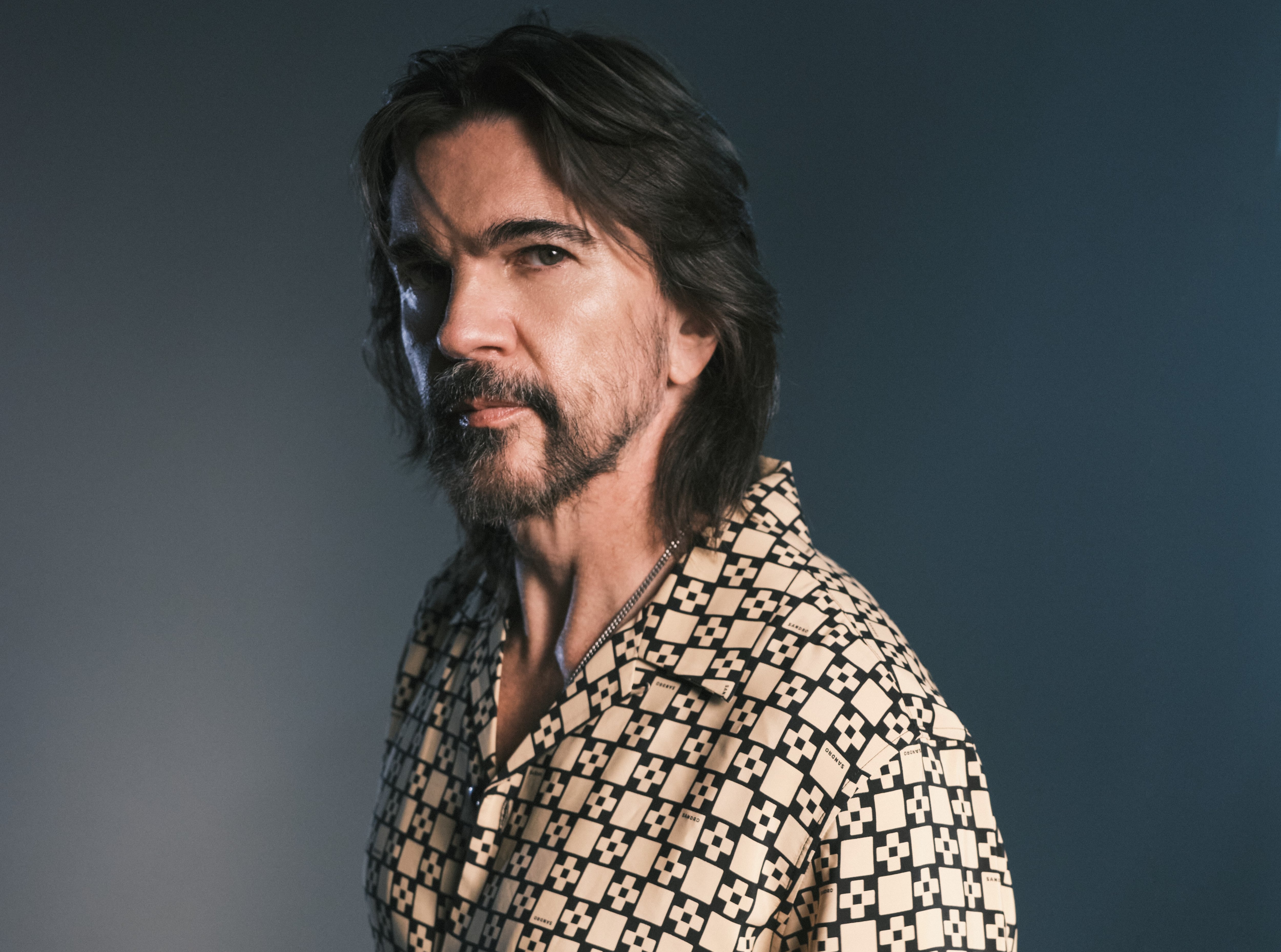 Con más de 20 billones de reproducciones acumuladas a lo largo de su carrera, 17 canciones
#1 , Juanes lanza su anticipado décimo segundo álbum "JuanesTeban" (Foto cortesía: Mario Alzate.