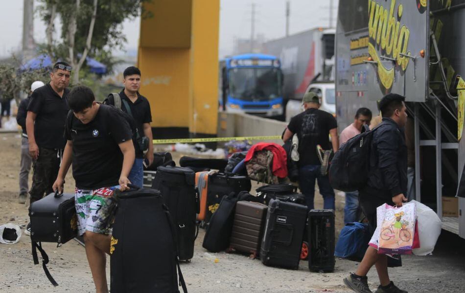 Balean bus de Las Estrellas de la Cumbia y dejan tres personas heridas. (Foto: GEC)