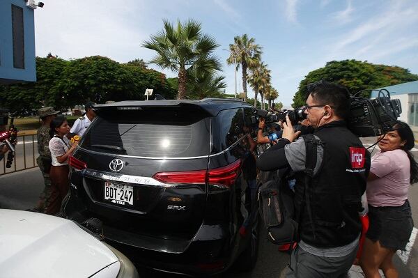 Paolo Guerrero llegó a Grupo Aéreo N°8 en una camioneta negra.Foto: jorge.cerdan/@photo.gec