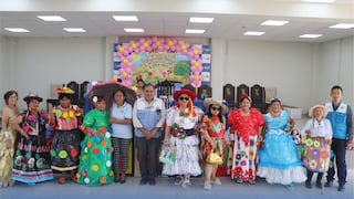 Adultos mayores del CIAM Pisco celebran la primavera con música y concurso de vestidos reciclados