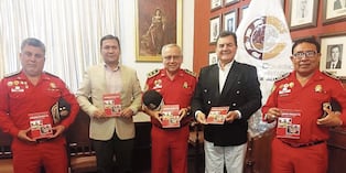 Fue el 12 de enero de 1926 que la Cámara de Comercio sesionó y se acordó convocar a destacados vecinos y comerciantes para que el jueves 14 de enero se conformara el cuerpo de bomberos.